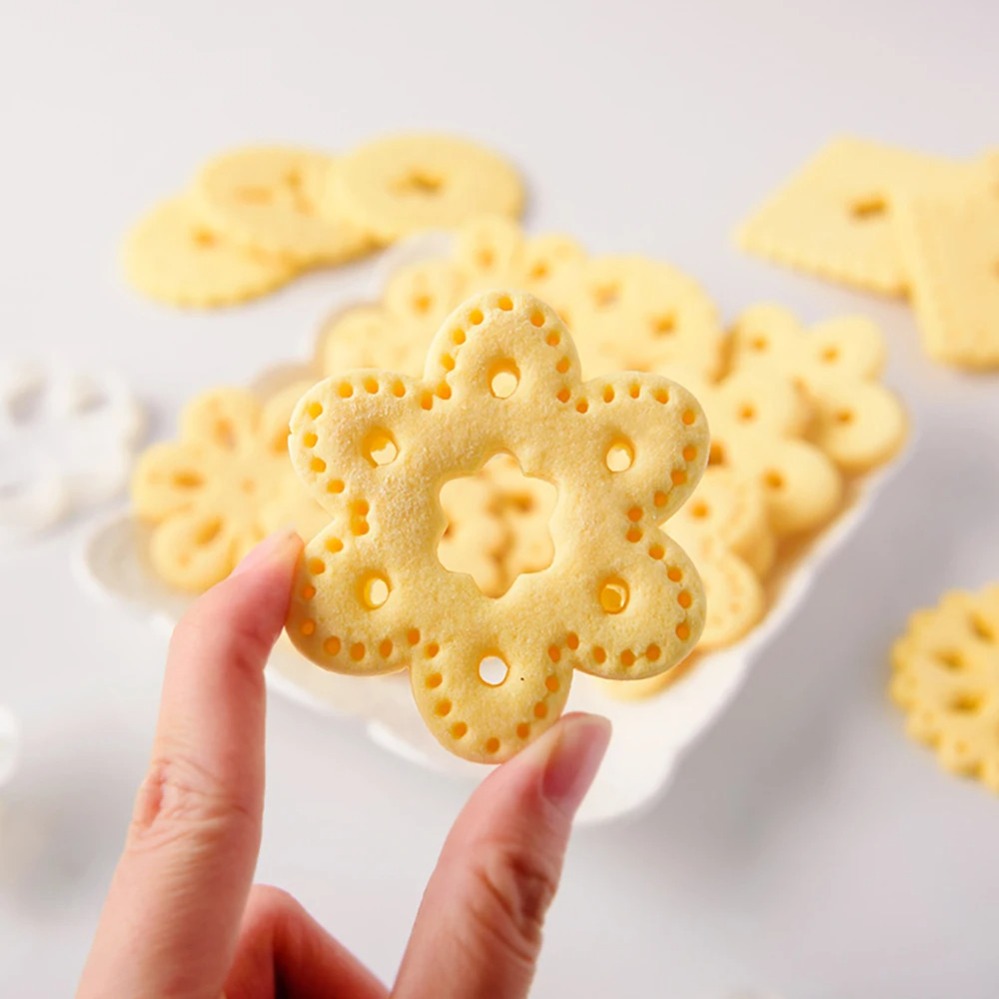 Geometric Pattern Hollow Out C - Kitchen And Baking Tools review and price